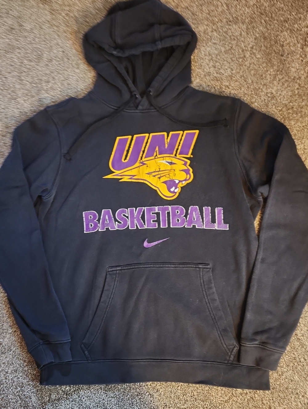 UNI Basketball Nike Pullover Hood - Size Medium